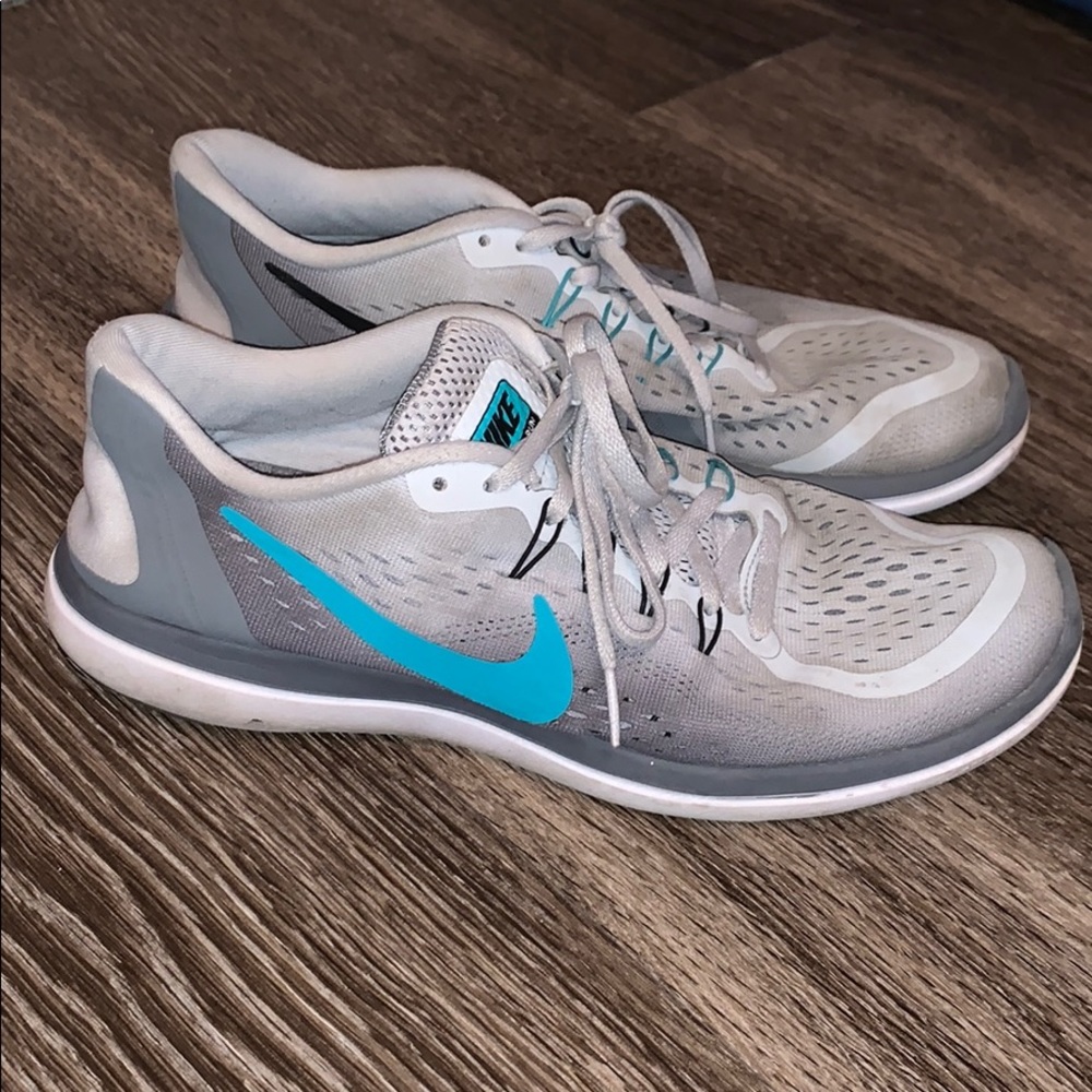 Nike tennis shoes